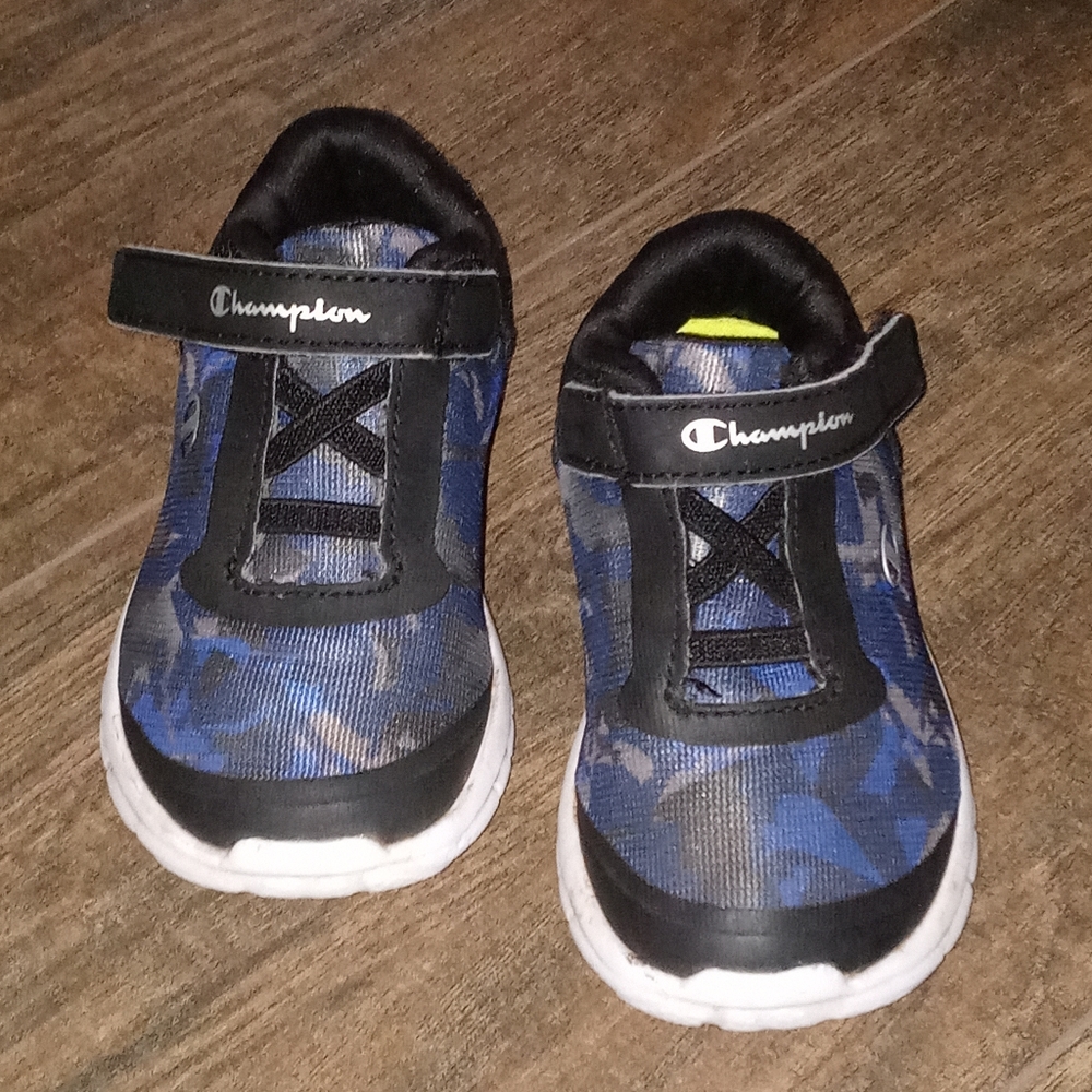 Champion black/blue size 6 boys toddler sneakers.